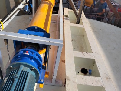 雙管稱(chēng)重螺旋輸送機(jī) 螺旋計(jì)量稱(chēng) 封閉螺旋輸送設(shè)備 河南千邁機(jī)械